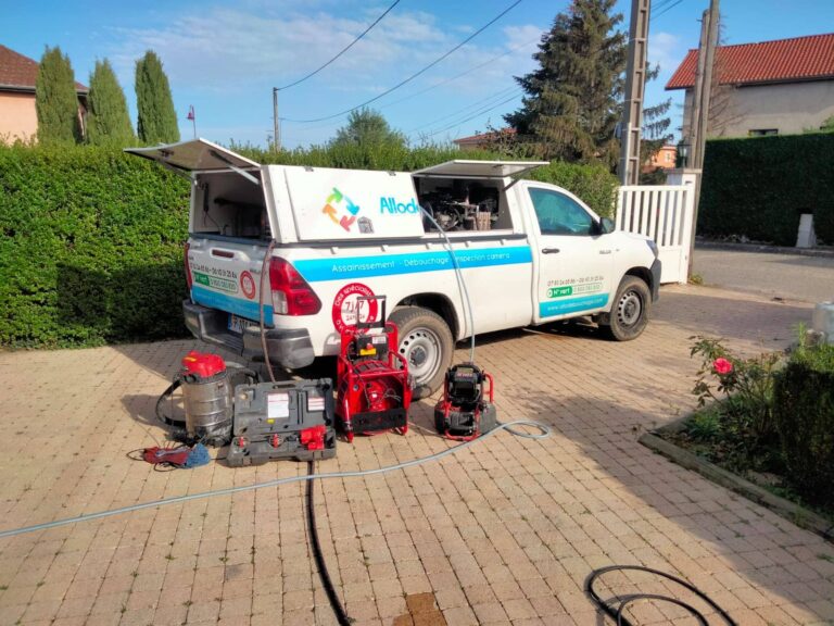 Notre camion tout équipé pour le débouchage de canalisation